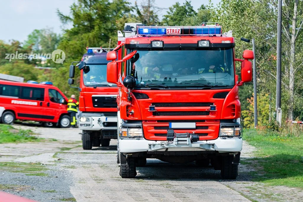 Pożar w firmie Teknia. Ewakuowano pracowników [ZDJĘCIA] - Zdjęcie główne