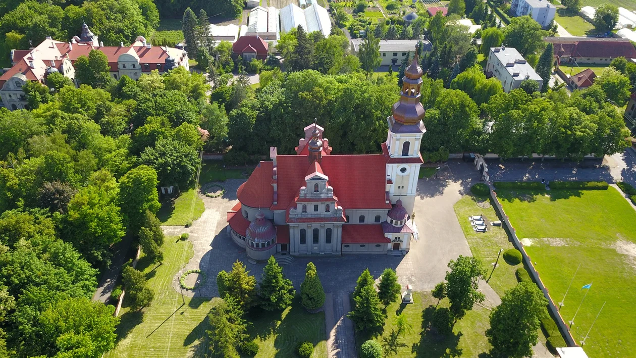 Smolice. Specjalny pociąg na koronację obrazu Matki Bożej [ROZKŁAD] - Zdjęcie główne