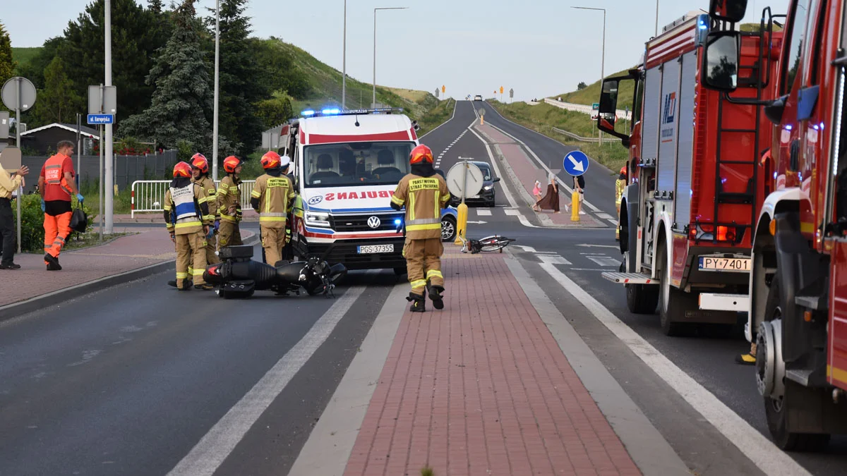 Zderzenie motocykla z rowerem na skrzyżowaniu w Gostyniu