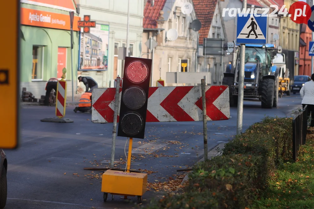 Ruszyły prace na minirondzie w Rawiczu