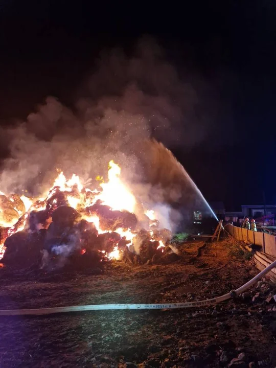 Pożar stogu słomy w Grabianowie. Do zbadania sprawy powołano biegłego