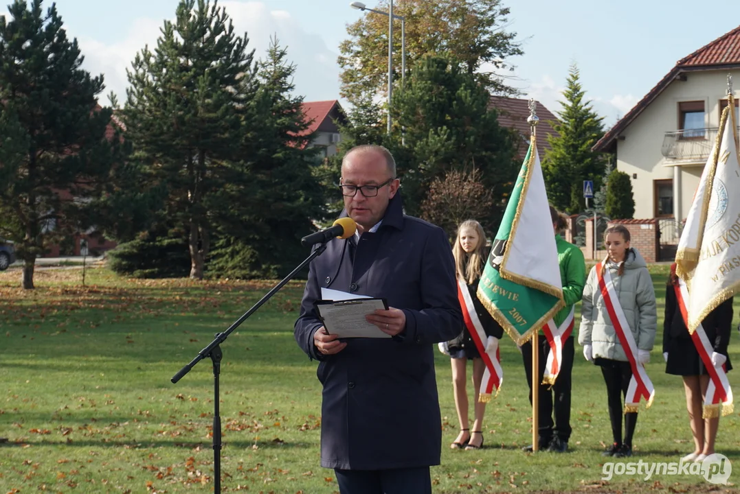 Patriotycznie w Szkole Podstawowej z Oddziałami Integracyjnymi im. M. Kopernika w Piaskach