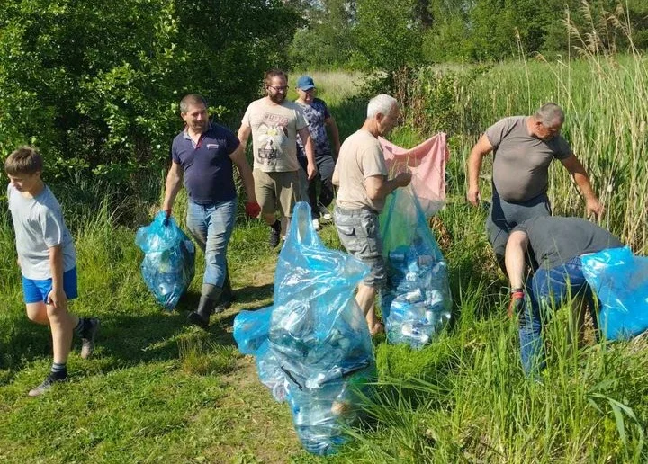 Wędkarze z chockiego koła Polskiego Związku Wędkarskiego posprzątali łowisko w Kwileniu [ZDJĘCIA] - Zdjęcie główne