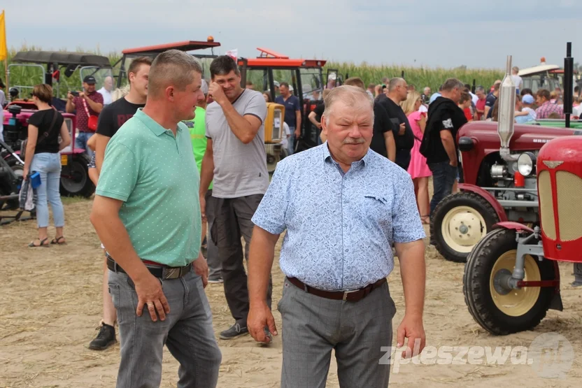 Zlot starych ciągników  wKucharach