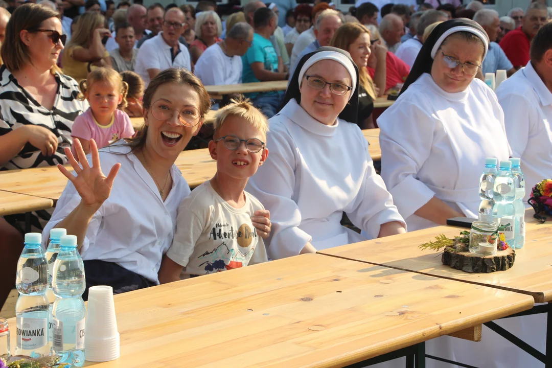 Dożynki w Broniszewicach z obrzędami, występami i znanymi artystami [ZDJĘCIA] - Zdjęcie główne