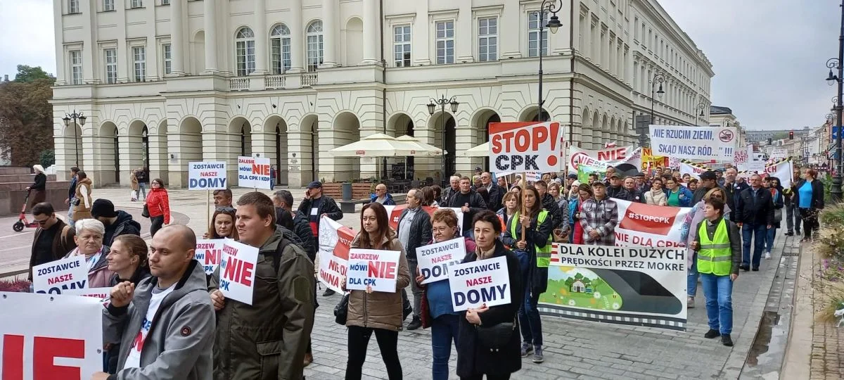 Mieszkańcy Ziemi Jarocińskiej protestują przeciwko CPK w Warszawie