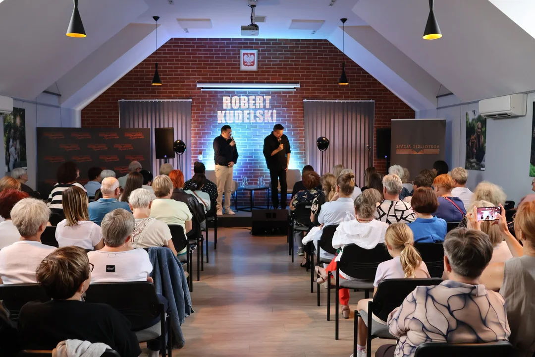 Recital Roberta Kudelskiego w pleszewskiej bibliotece