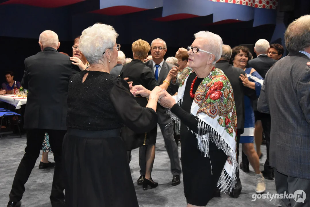 Gostyńscy seniorzy bawili się na andrzejkach w GOK Hutnik