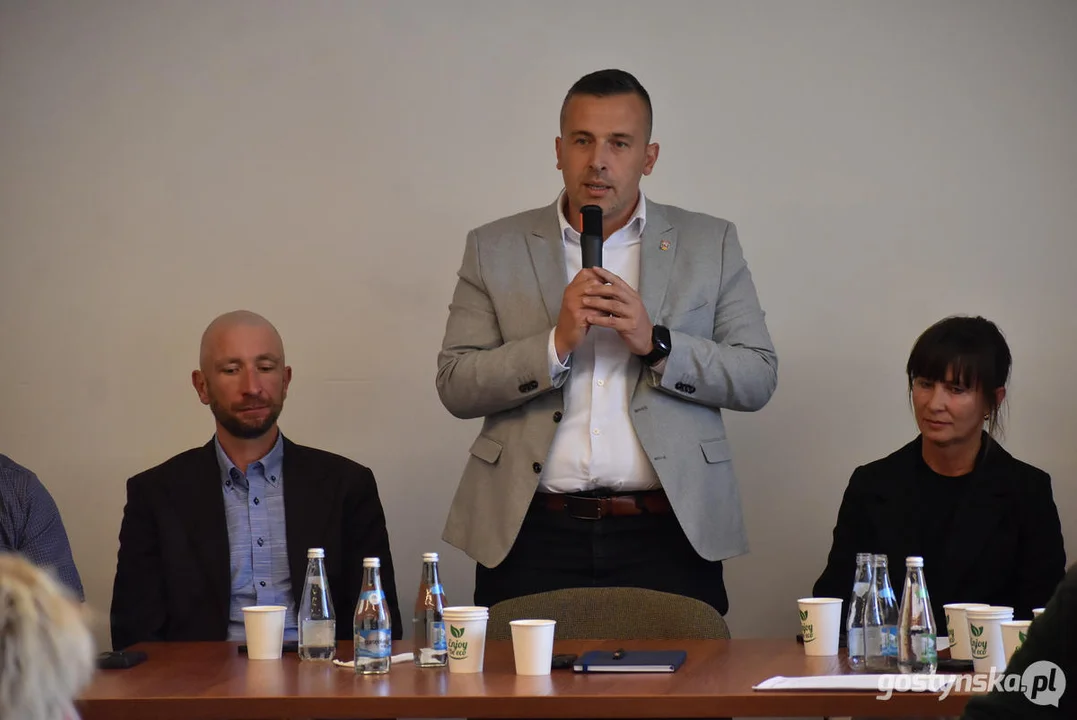 Problem dostarczania wody i podwyżki cen dla mieszkańców czterech miejscowości w gminie Piaski