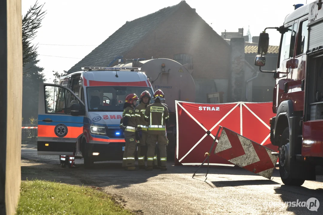 Wypadek śmiertelny w Żytowiecku. Mężczyzna przejechany przez ciągnik