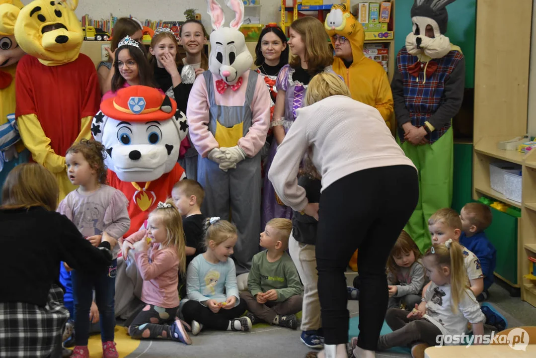 Zając w przedszkolach. Akcja Młodzieżowej Rady Miejskiej w Gostyniu