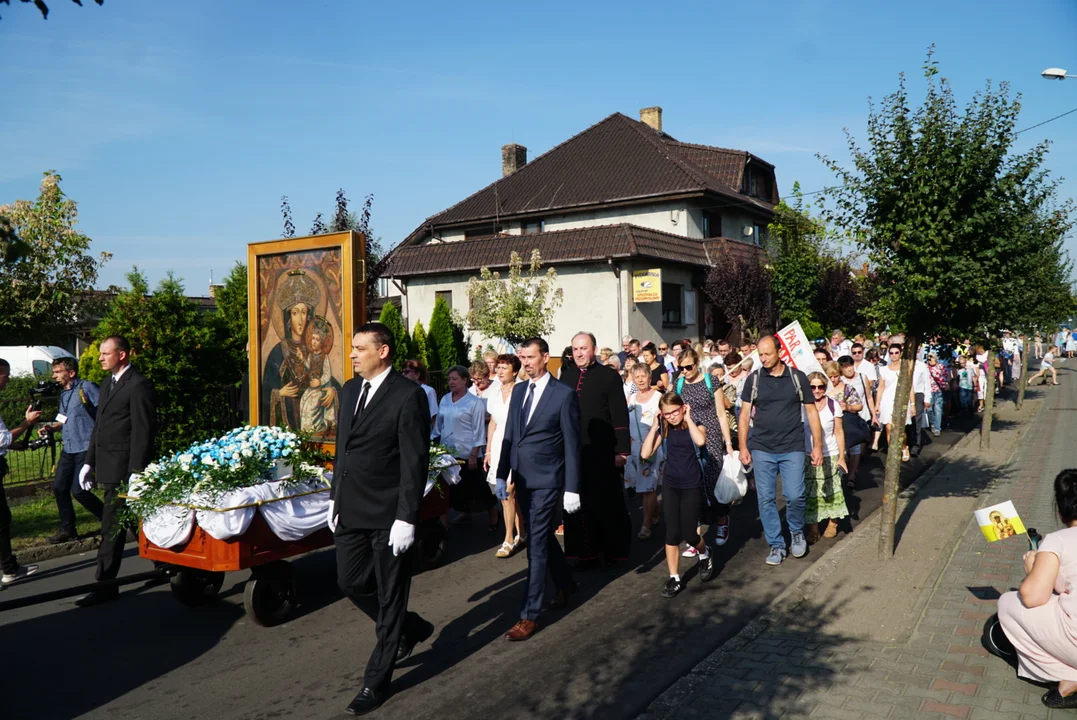 Smolice. Koronacja wizerunku Matki Bożej Uzdrowienia Chorych