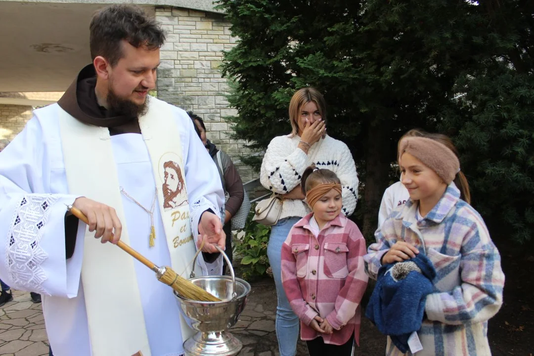 U franciszkanów w Jarocinie z okazji odpustu błogosławiono zwierzęta