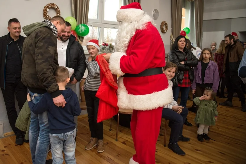 Mikołajki w Choczu z Fundacją Pomocy Dzieciom Humana