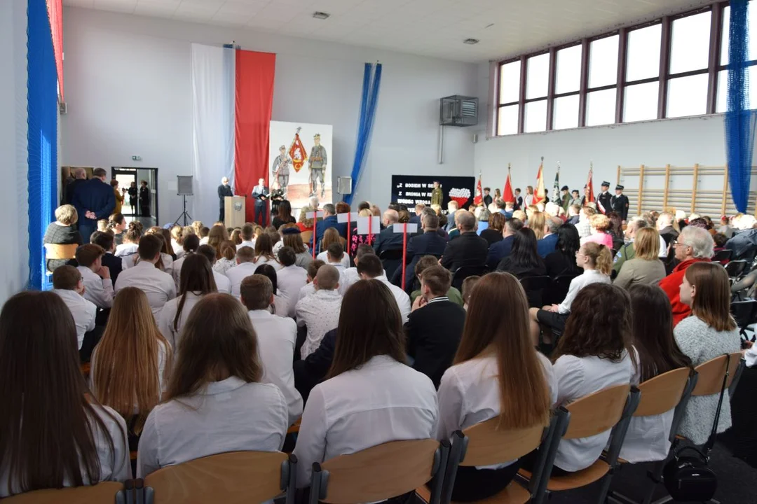 Powstańcy Wielkopolscy patronują Szkole Podstawowej w Górze