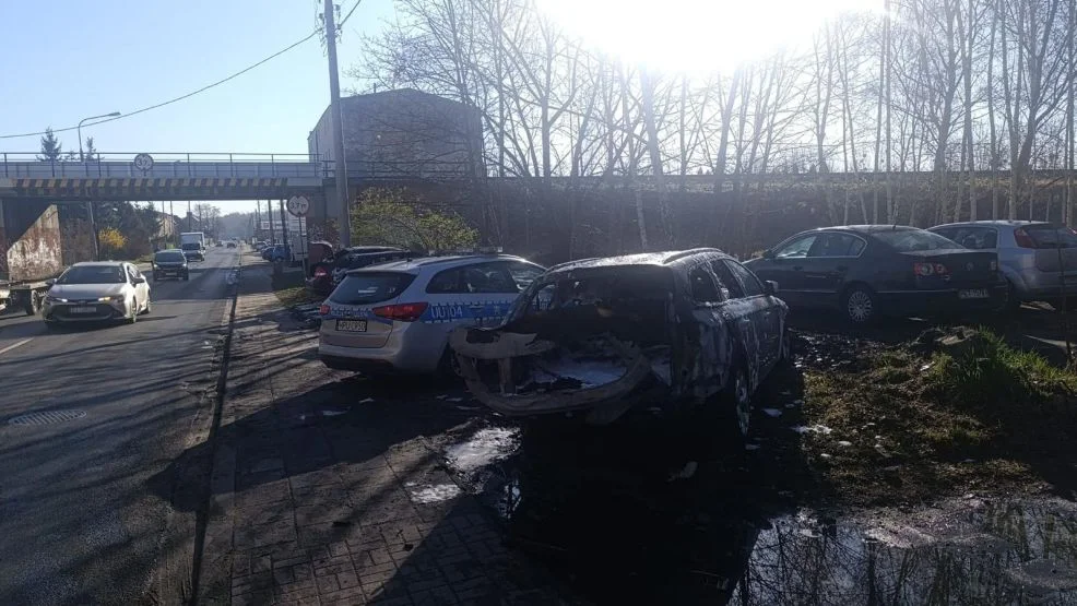 Pożar czterech samochodów w Poznaniu. Czy doszło do podpalenia?