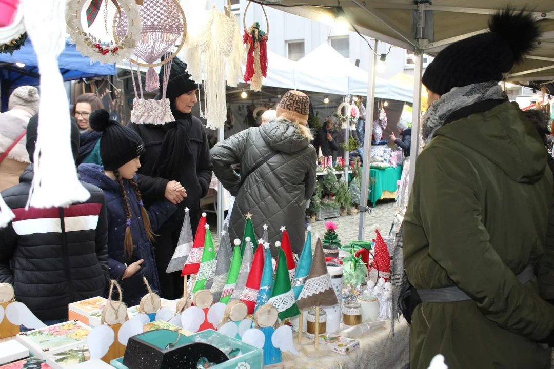 W Jarocinie trwa Jarmark Świąteczny. Zobacz, co można kupić