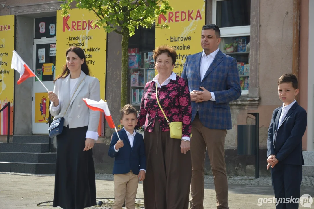 Obchody 234. rocznicy uchwalenia Konstytucji 3 Maja i festyn PRL w Krobi