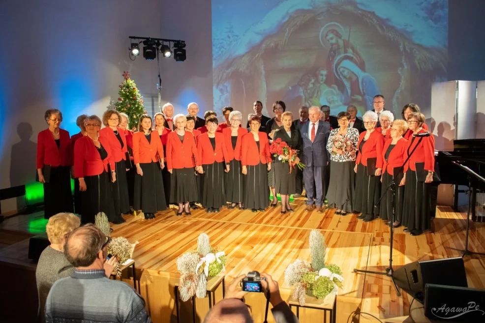 Koncert Koła Śpiewackiego Lutnia. Zabrzmiały najpiękniejsze kolędy [ZDJĘCIA] - Zdjęcie główne