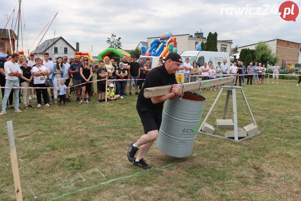 Charytatywny piknik sportowy w Szkaradowie