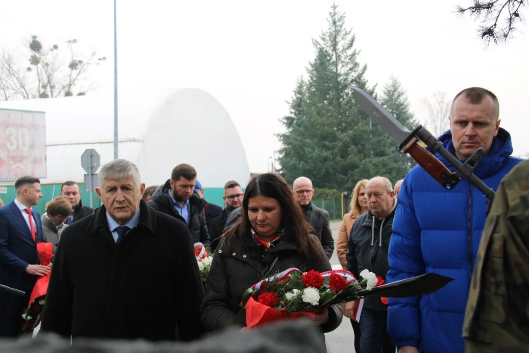 Uczcili Żołnierzy Wyklętych na mszy św. i przy pomniku w Jarocinie