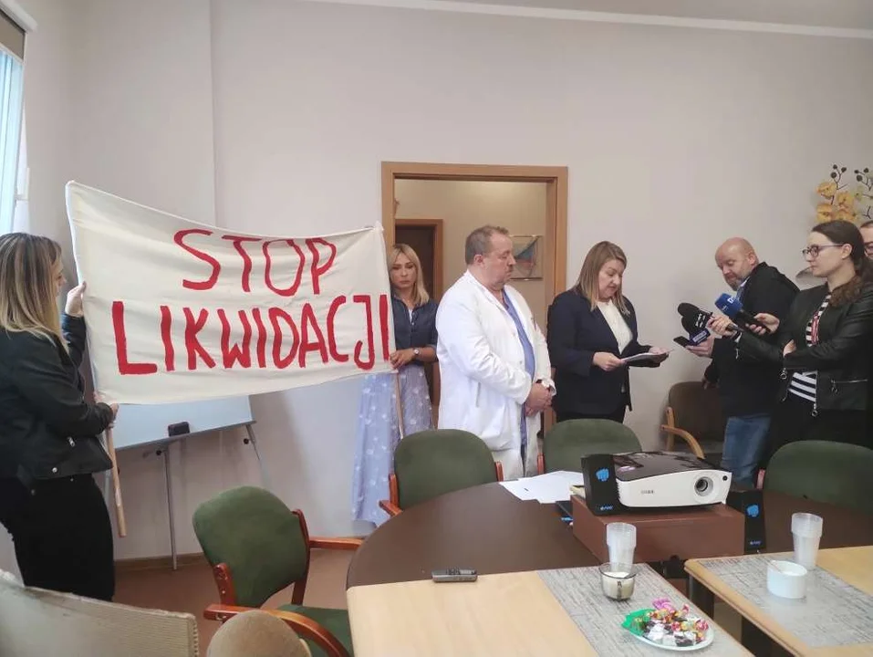 Protest wobec likwidacji położnictwa i oddziału noworodkowego w jarocińskim szpitalu