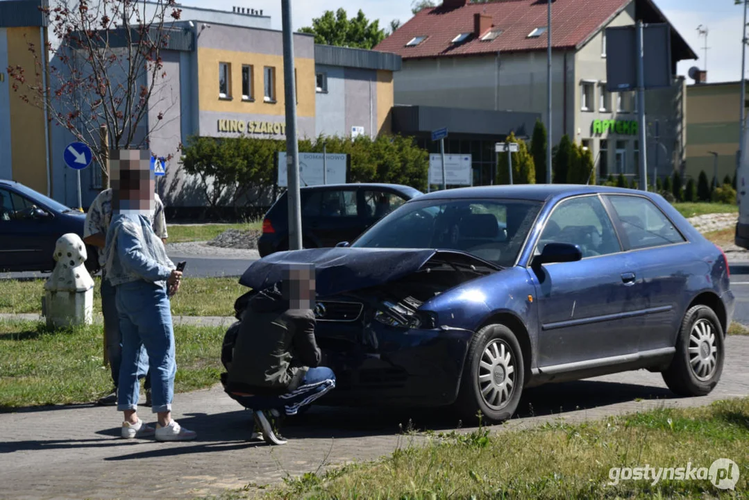 W Krobi samochód osobowy zderzył się z ciężarówką