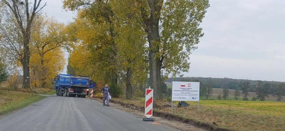 Budowa ścieżki rowerowej nad zalew w Roszkowie