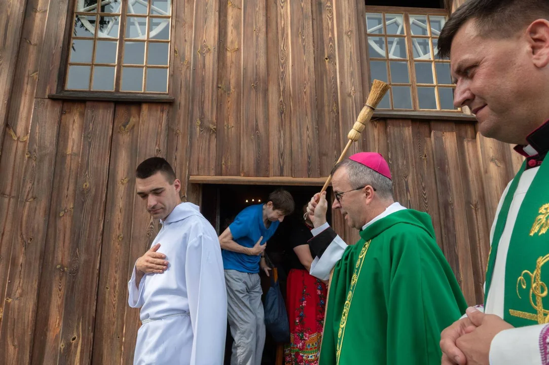 Poświęcenie drewnianego kościoła św. Marii Magdaleny w Krotoszynie