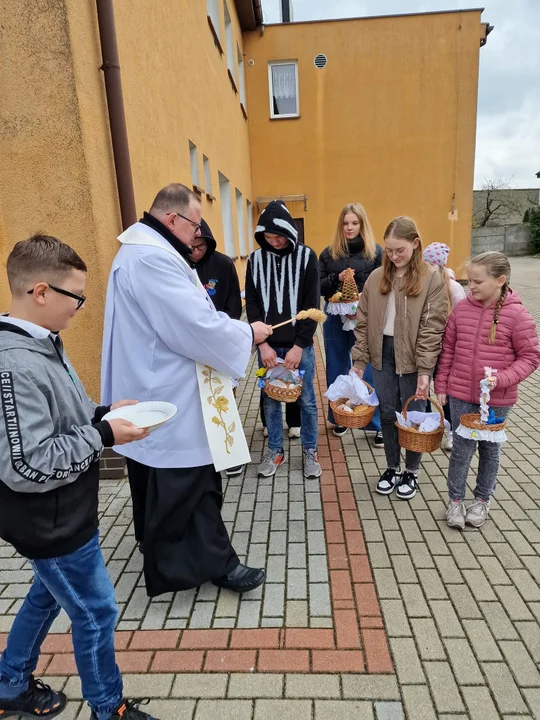 Święcenie potraw w Lutogniewie, Dzierżanowie, Bożacinie i Wróżewach