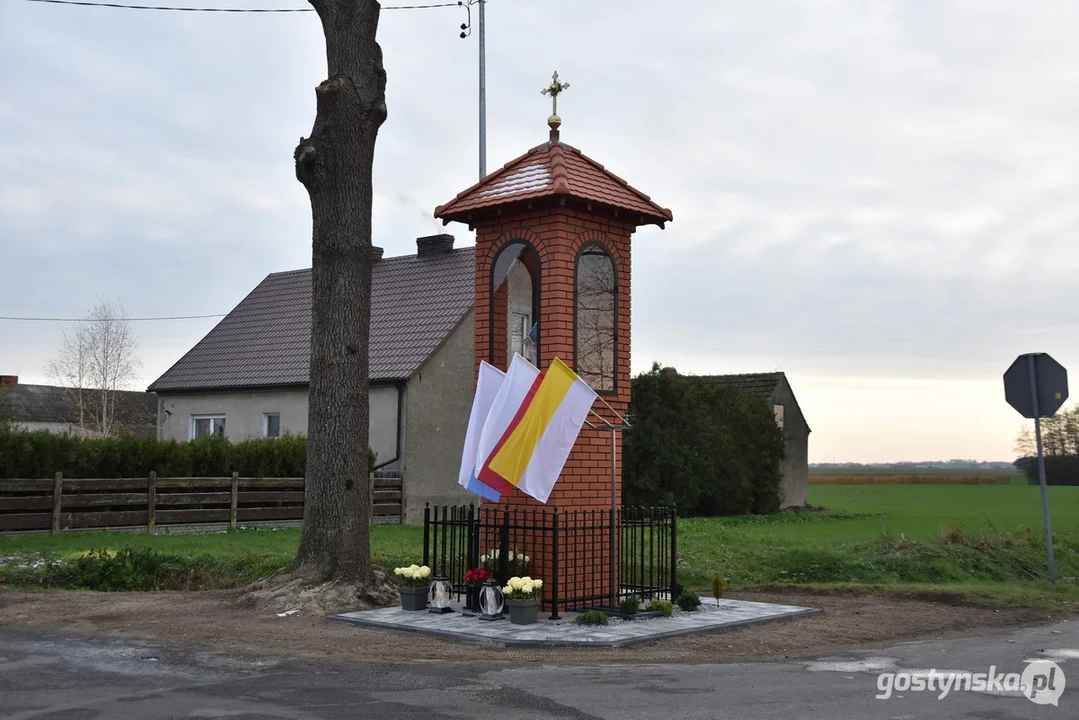 Poświęcenie kapliczki maryjnej w Bruczkowie (gm. Borek Wlkp.)