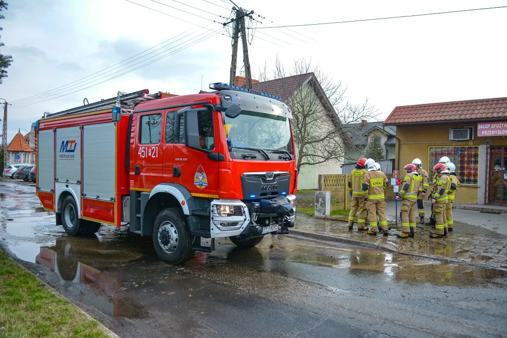 Kolizja samochodu z hydrantem w Witaszycach