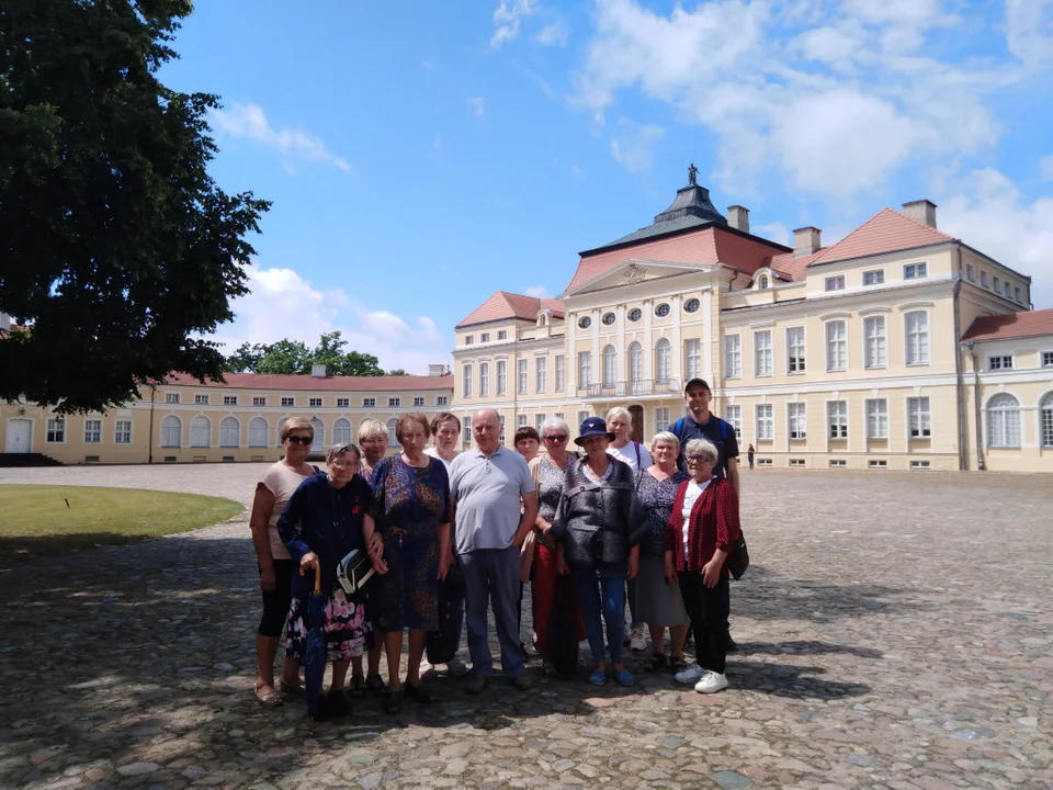 Seniorzy z Pakosławia wybrali się na wycieczkę - Zdjęcie główne