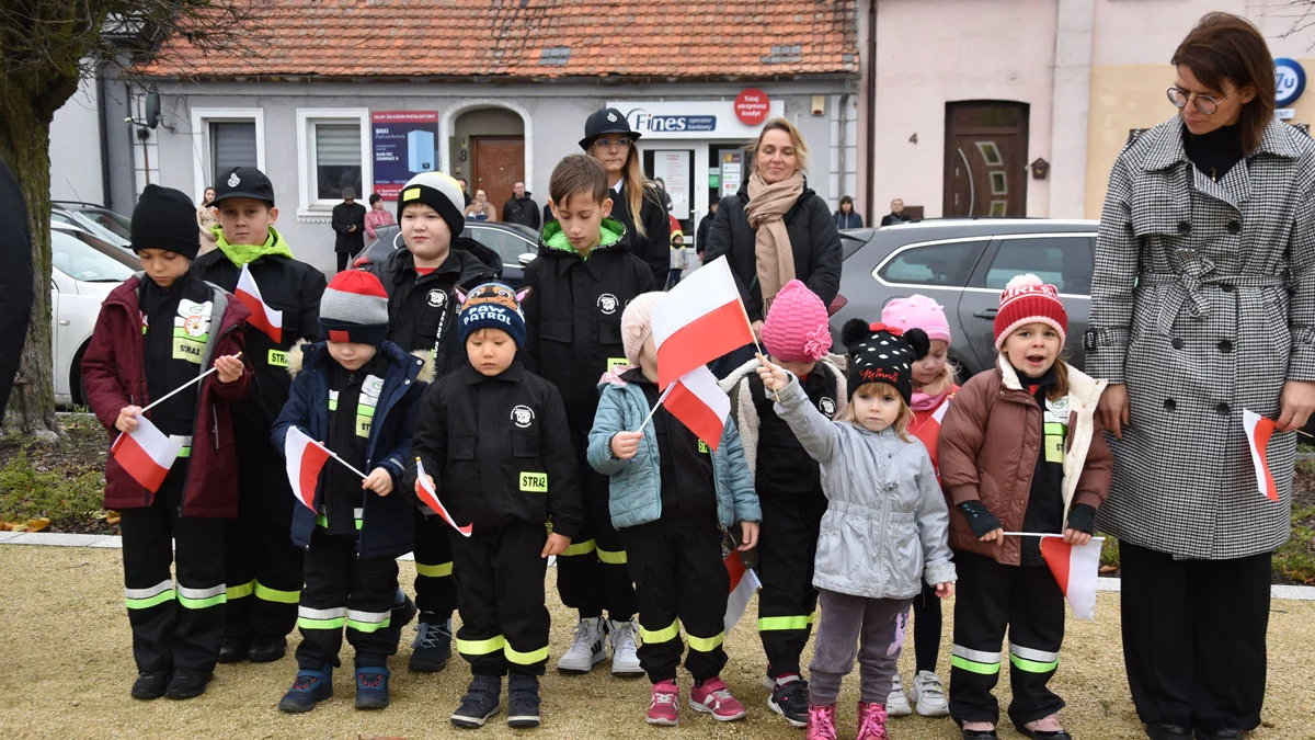 Dzień Niepodległości w Borku Wlkp. Z refleksją, dumą i szacunkiem pochylili się nad historią Polski - Zdjęcie główne