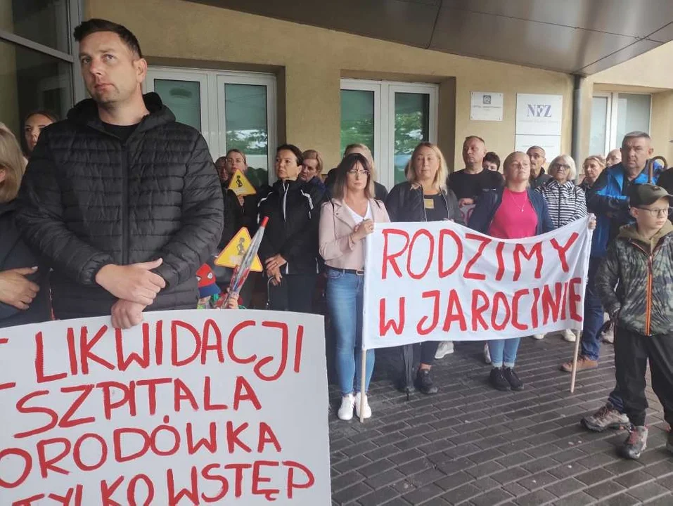 Protest wobec likwidacji położnictwa i oddziału noworodkowego w jarocińskim szpitalu