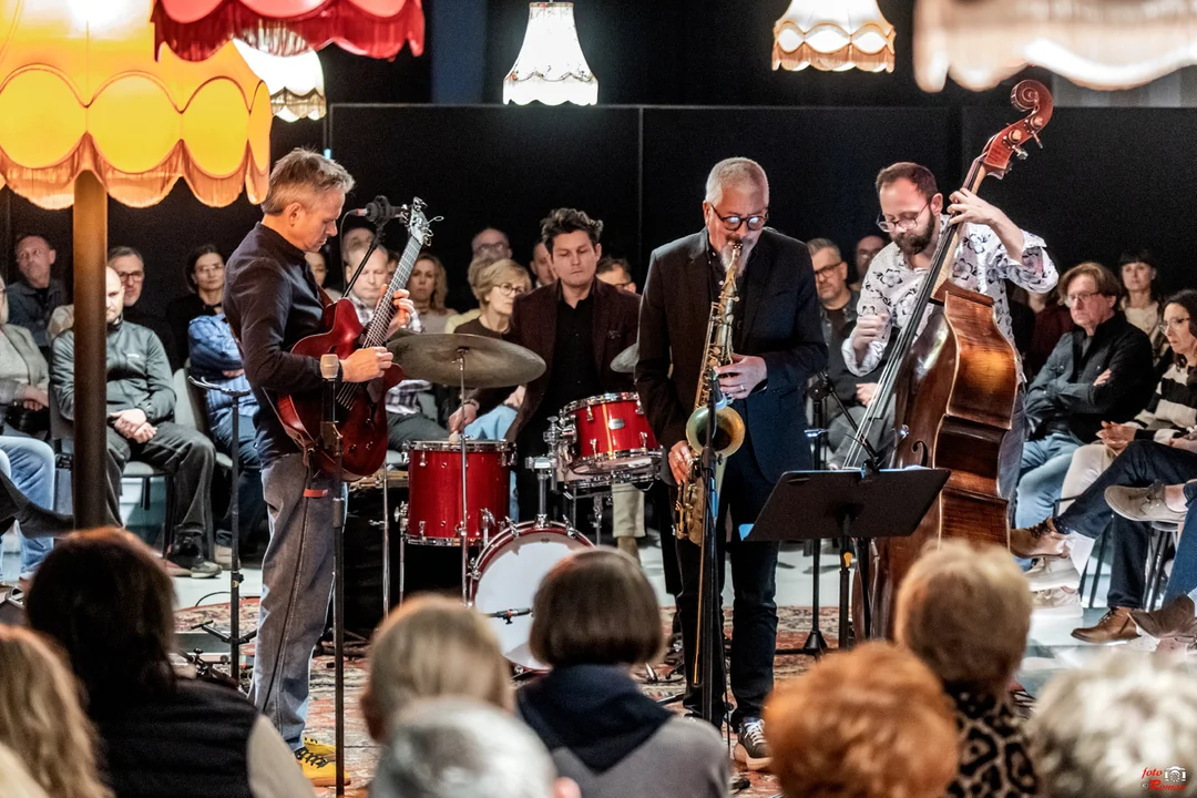 Przemysław Strączek Trio i Andy Sheppard oczarowali publiczność w Zajezdni Kultury
