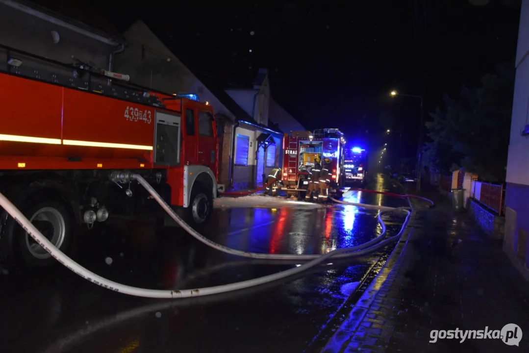 Pożar w Krobi. Drewniana stodoła spłonęła doszczętnie