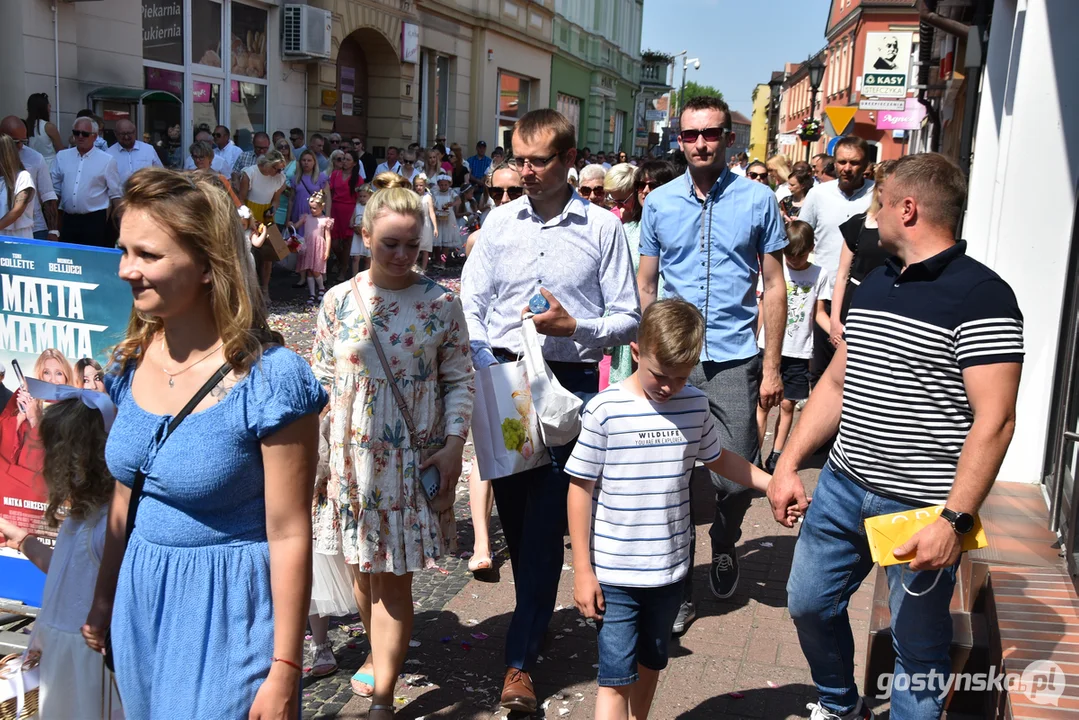 Gostyń - Boże Ciało 2023 - procesja ulicami miasta