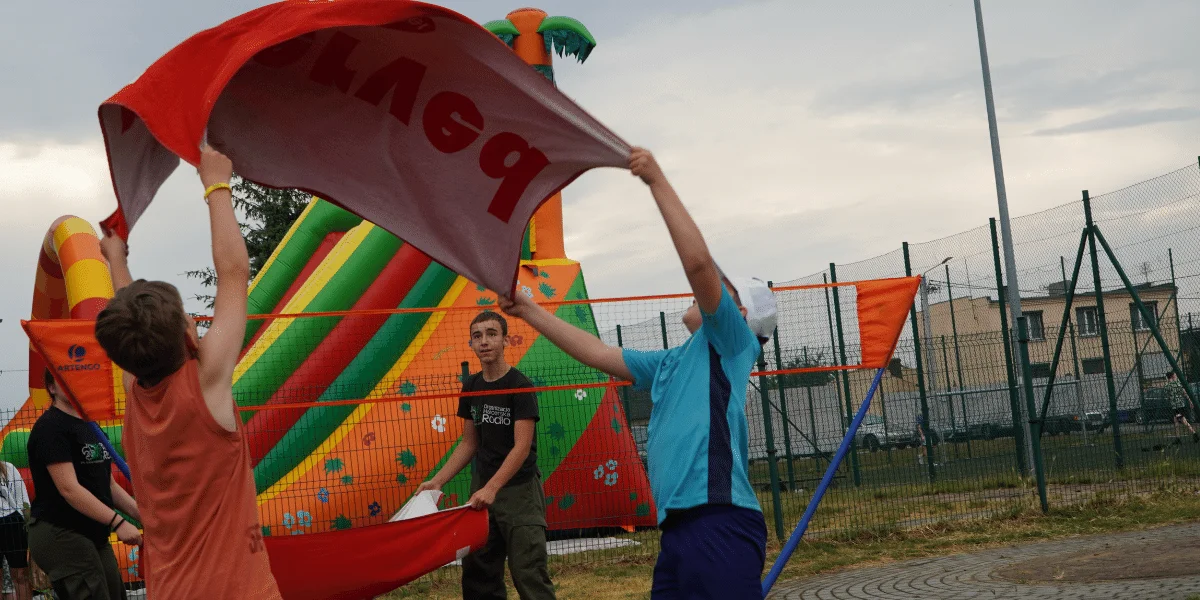 Festyn w Szkole Podstawowej nr 3 im. ks. Jana Twardowskiego w Jarocinie