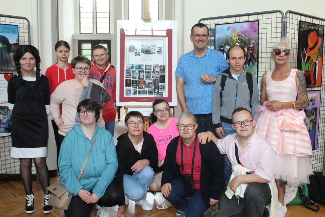 ŚDS w Jarocinie rozstrzygnął konkurs na najlepszy plakat filmowy. Wystawa w holu pałacu Radolińskich