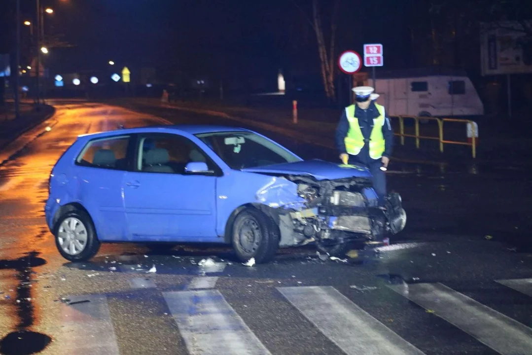 Zderzenie volkswagenów w Jarocinie. Dwie osoby w szpitalu - Zdjęcie główne