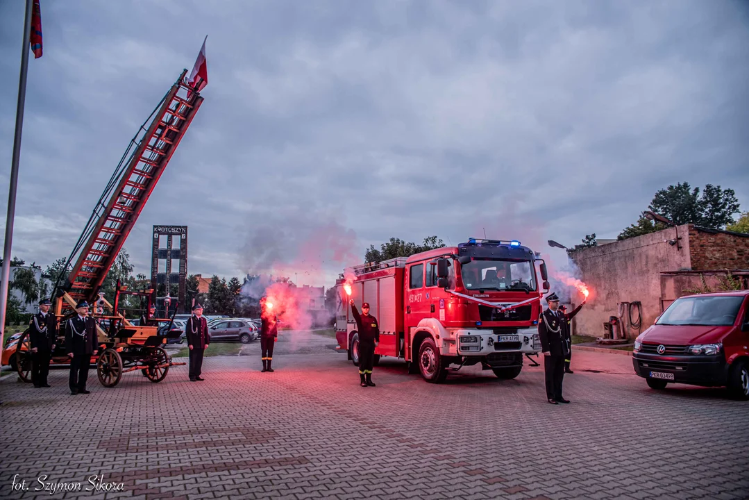 Krotoszyn. Strażacy ochotnicy dostali samochód pożarniczy [ZDJĘCIA] - Zdjęcie główne