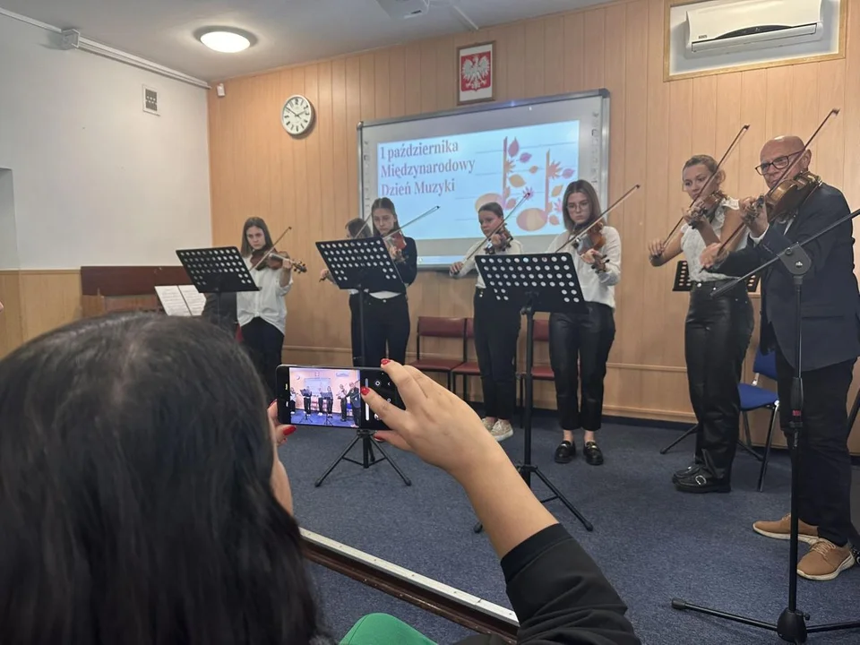 W szkole w Tarcach uczczono Międzynarodowy Dzień Muzyki  [ZDJĘCIA] - Zdjęcie główne