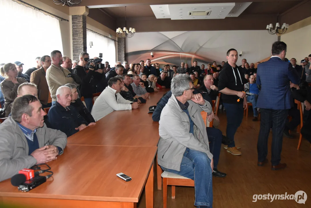 Drugi dzień pikiety rolników - dostawców mleka do Spółdzielni Mleczarskiej w Gostyniu