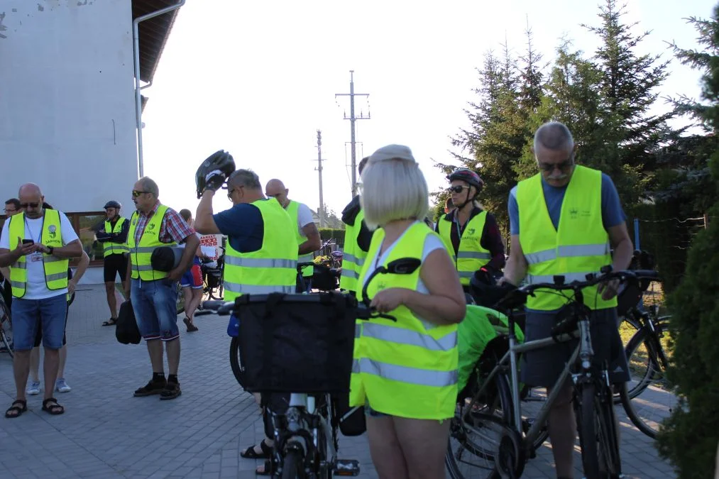 Rowerzyści z Jarocina wyruszyli w drogę na Jasną Górę