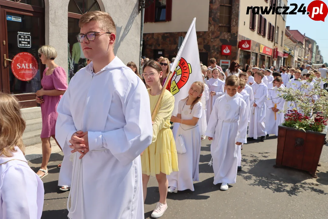 Rawicz. Procesja w Boże Ciało ulicami miasta (2023)