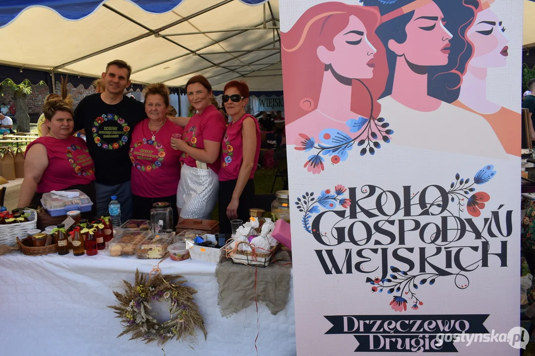 Festyn w ogrodach klasztornych podczas dożynek powiatowych na Świętej Górze 2025