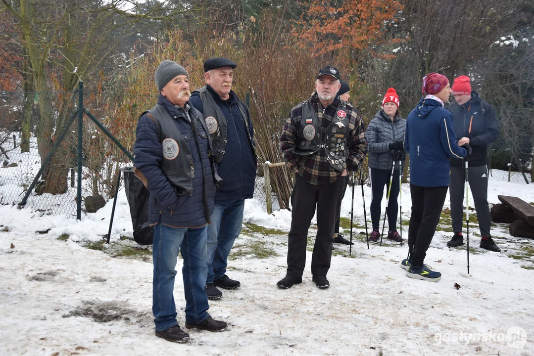 Mikołajkowy Charytatywny Marsz Nordic Walking „Idziemy dla Julki”