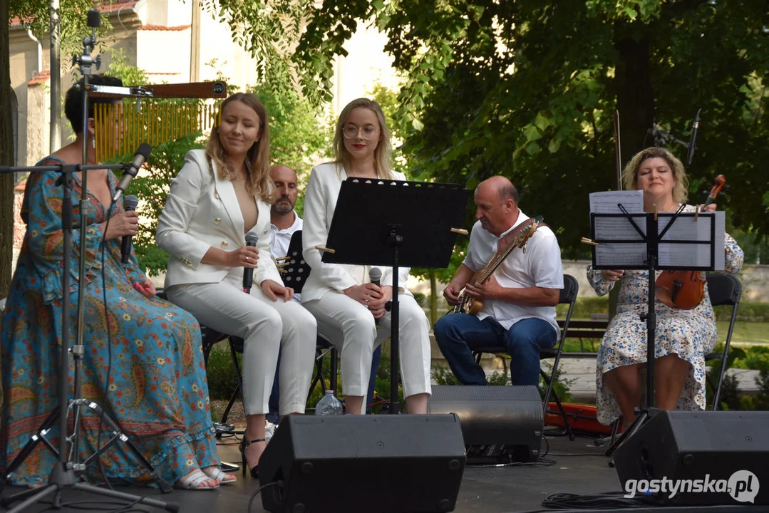 Fontanna pełna muzyki - jubileuszowy koncert zespołu Trio w Borku Wlkp.