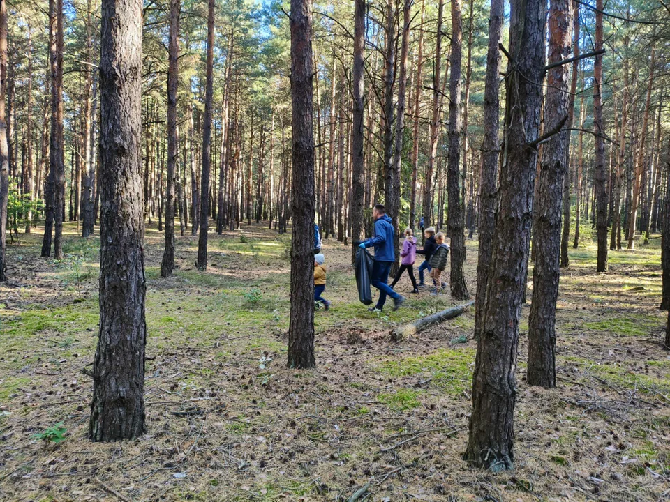 Akcja "Czysty las, czysta gmina" w Nadleśnictwie Piaski